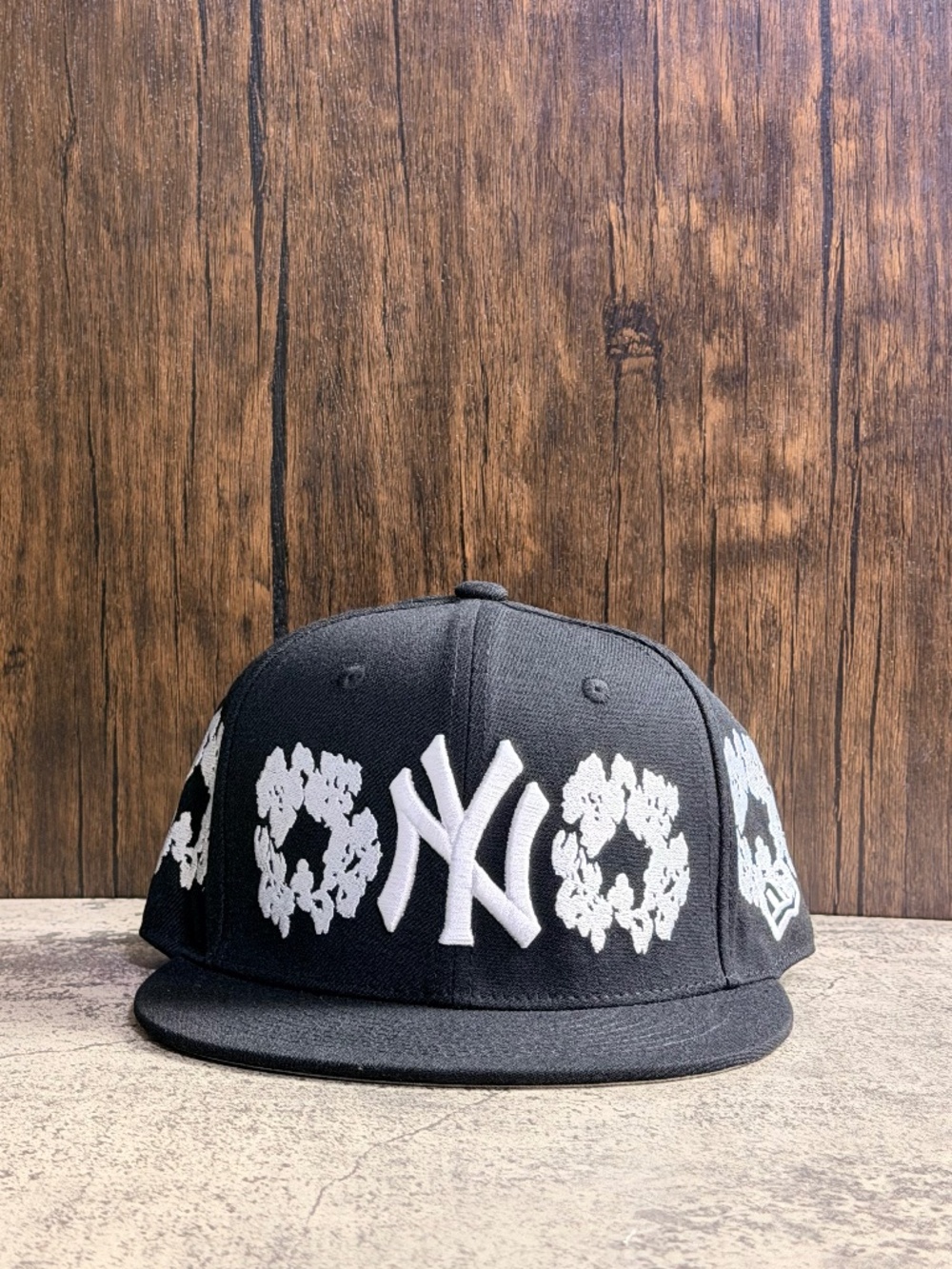 NWT New Era 9FIFTY New York Yankees Black Floral Snapback Hat OSFA